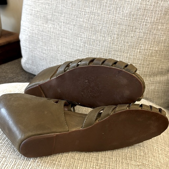 Jeffrey Campbell Leather
Wedge Peep Toe Sandals Ankle
Lace Up Closure Size 9 - Picture 8 of 10
